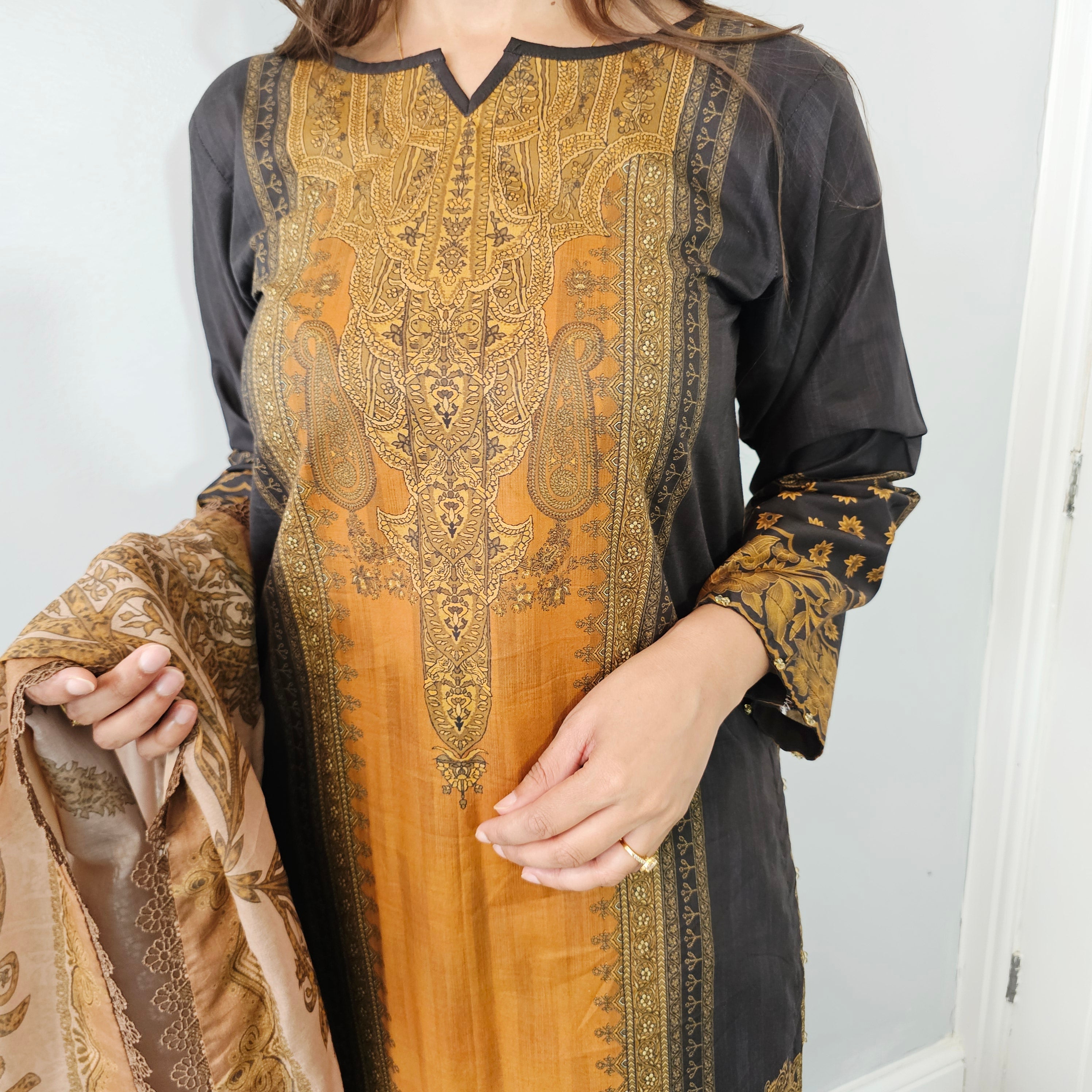 Sana Safinaz P6