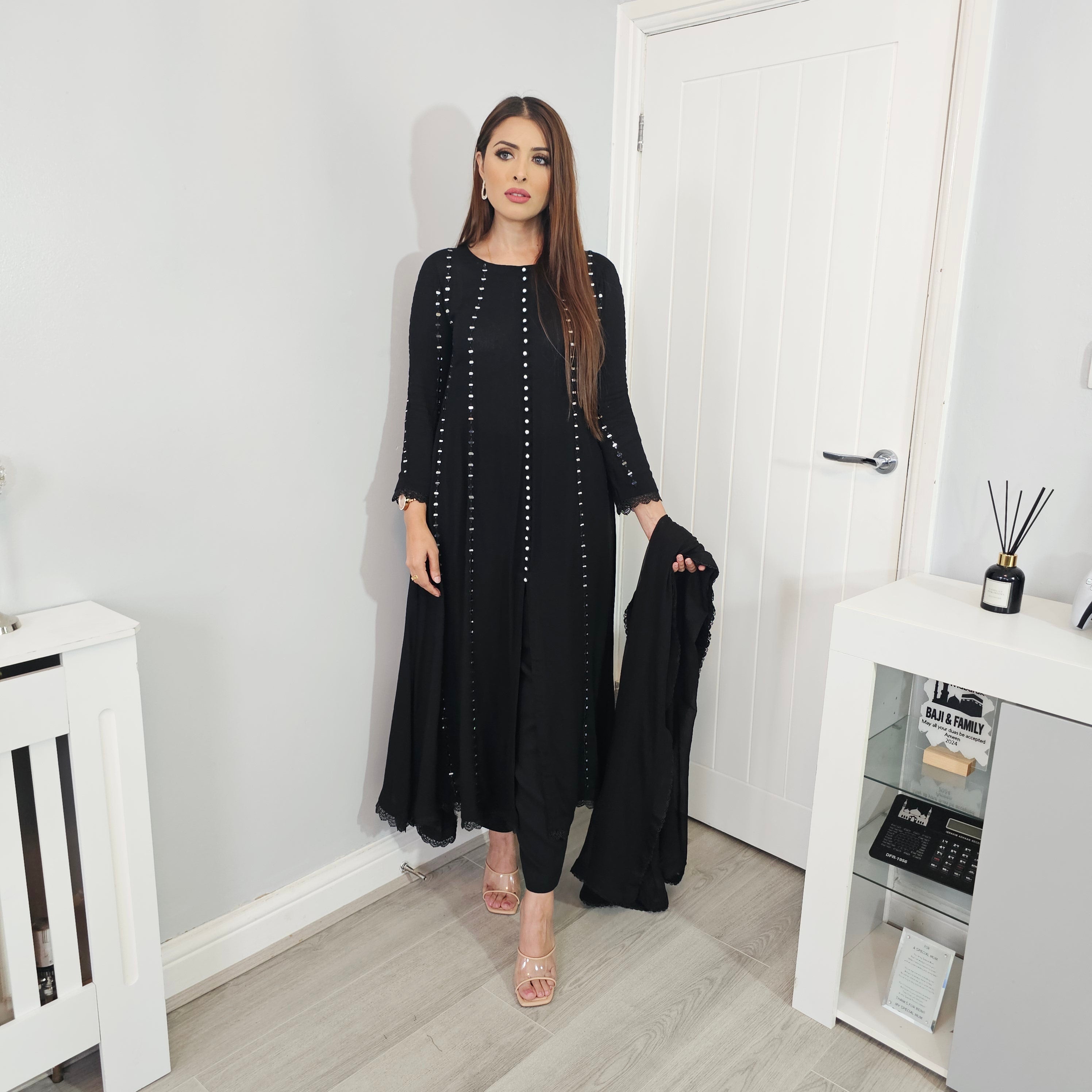 Nafia Black